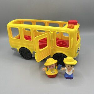 Fisher Price Battery Operated Talking Lights School Bus & 2 Little People 2016